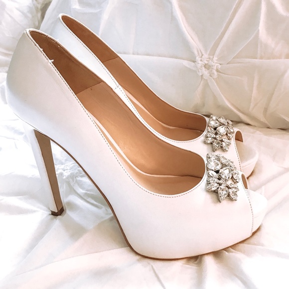 Le Chateau LUXE White Platform Peeps - Picture 3 of 7